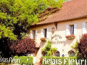 Le Relais Fleuri, Hotel Et Restaurant Logis - Avallon Sauvigny-le-Bois Bagian luar foto