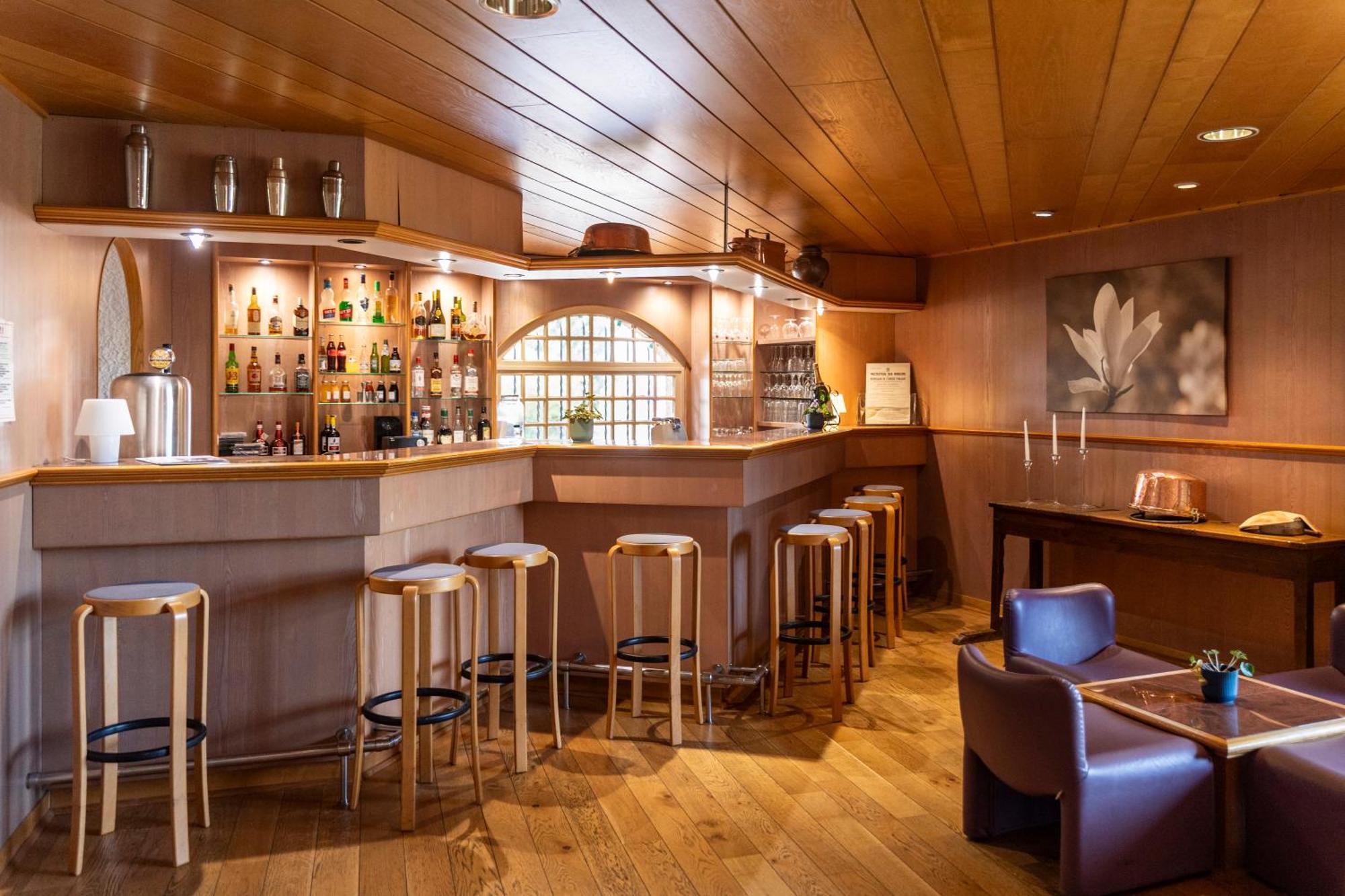Le Relais Fleuri, Hotel Et Restaurant Logis - Avallon Sauvigny-le-Bois Bagian luar foto
