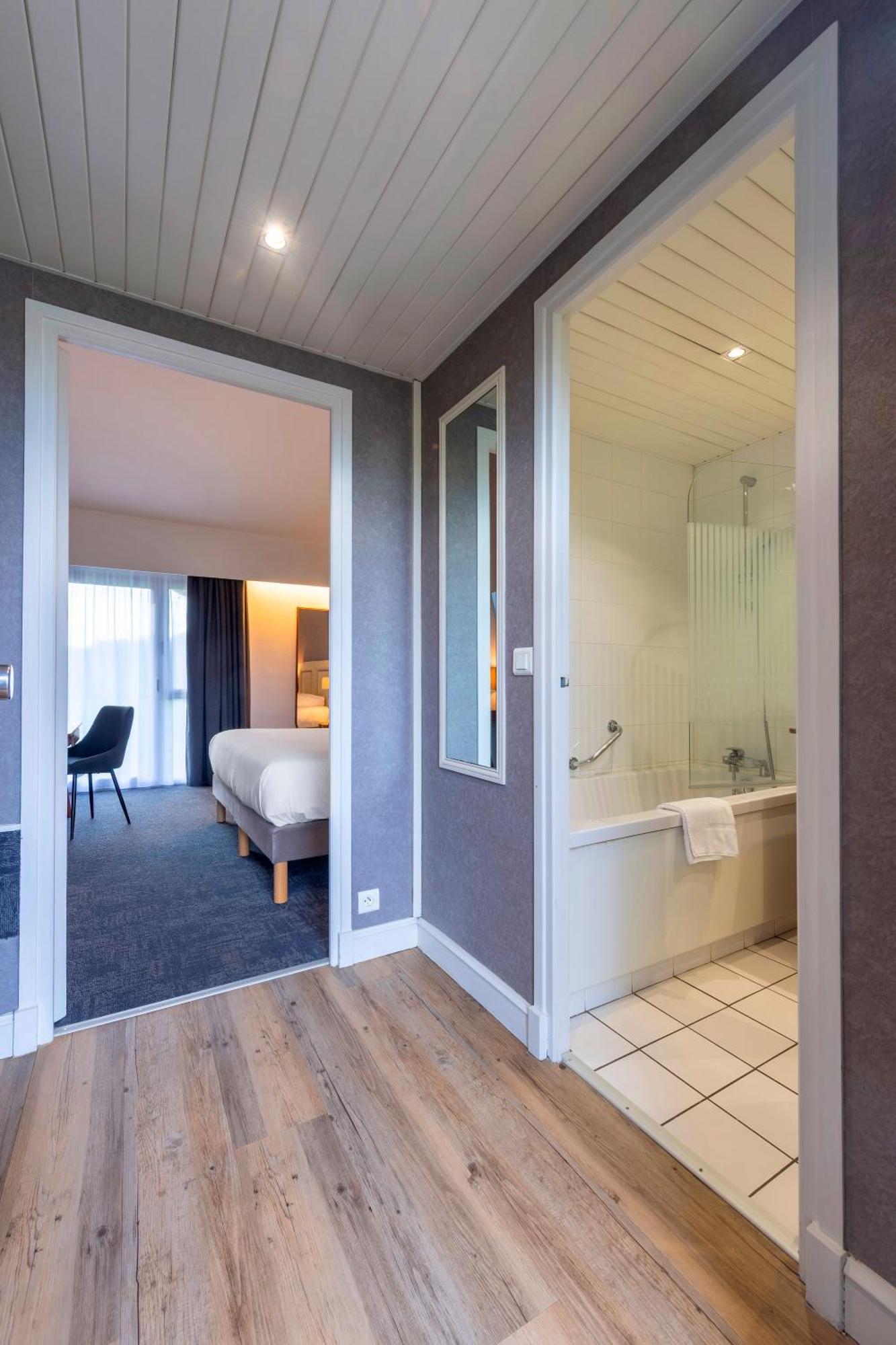 Le Relais Fleuri, Hotel Et Restaurant Logis - Avallon Sauvigny-le-Bois Bagian luar foto