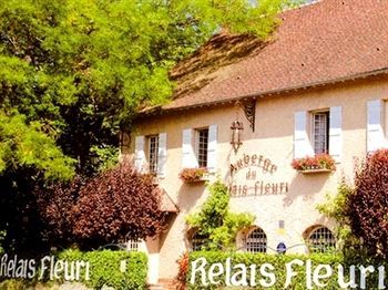 Le Relais Fleuri, Hotel Et Restaurant Logis - Avallon Sauvigny-le-Bois Bagian luar foto